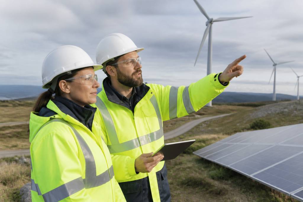 How to Transition from Traditional Roles to Green Jobs in the UK